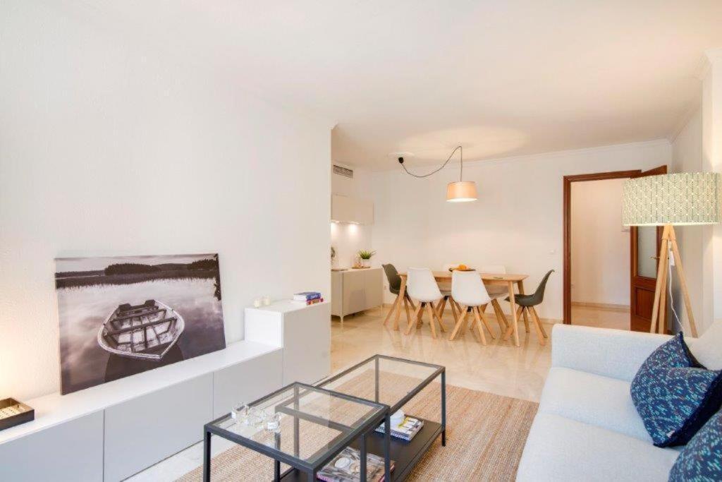 Family Scandinavia City Center & Near The Beach Μάλαγα Εξωτερικό φωτογραφία