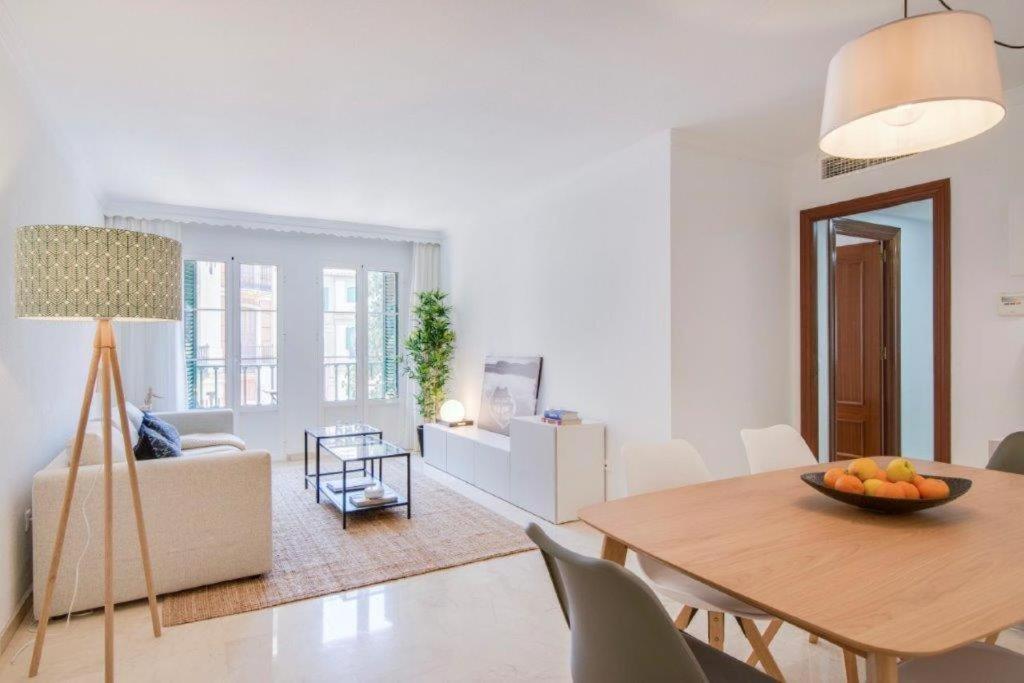 Family Scandinavia City Center & Near The Beach Μάλαγα Εξωτερικό φωτογραφία